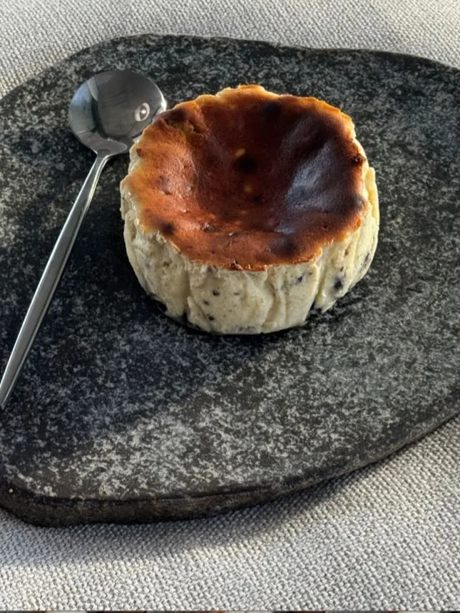 A whole Oreo tartza, cookie pieces baked into the sides